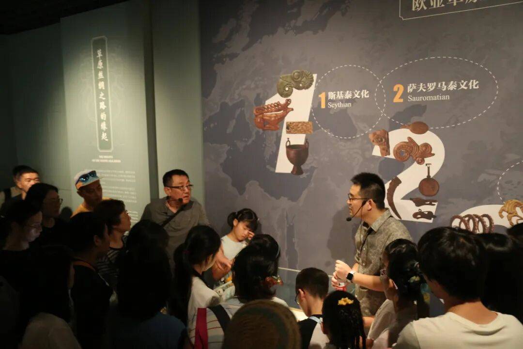 文创新品发布 观众直呼要预约明年门票！AG真人网站国丝之夜丨国风七夕之夜+(图5)