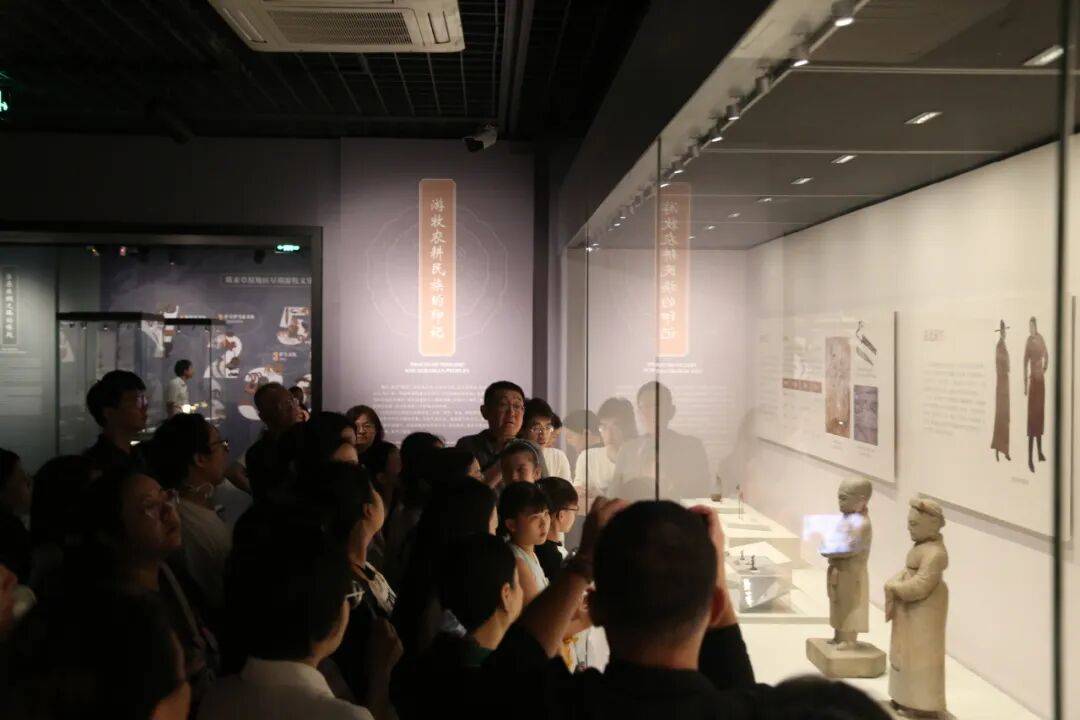 文创新品发布 观众直呼要预约明年门票！AG真人网站国丝之夜丨国风七夕之夜+(图9)